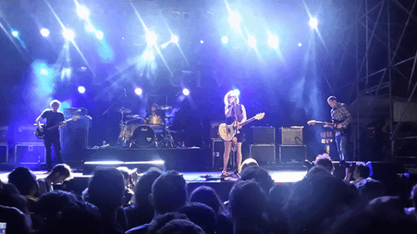 SLOWDIVE