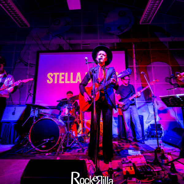 STELLA BURNS A VIGNOLA