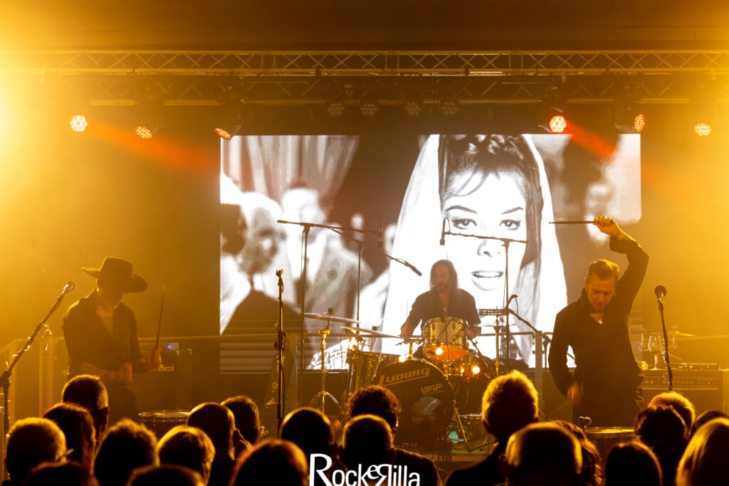 SAD LOVERS AND GIANTS A PARMA